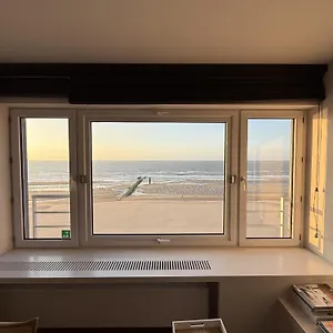 Appartement Compleet Met Frontaal Zeezicht, Oostende